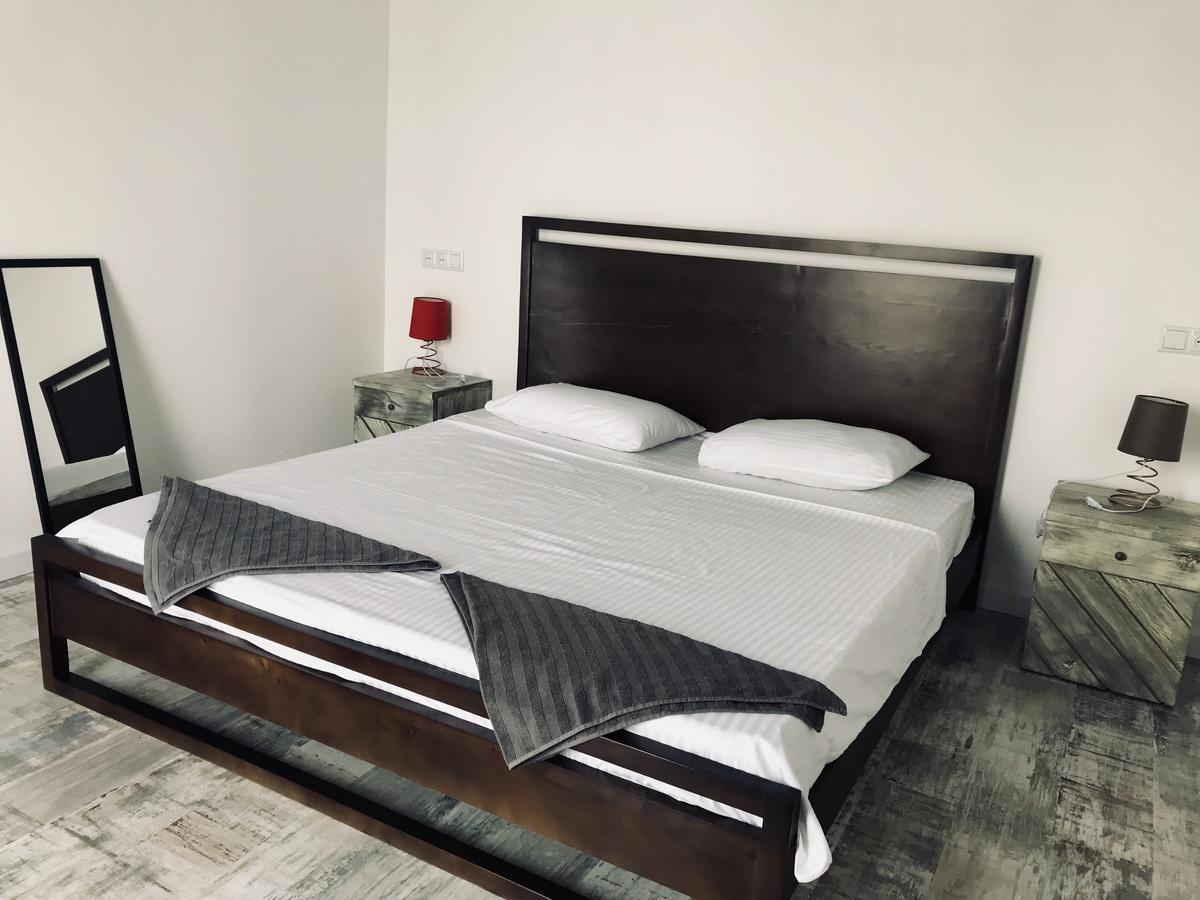 City Center Apartments By Happy Place Тбилиси Екстериор снимка