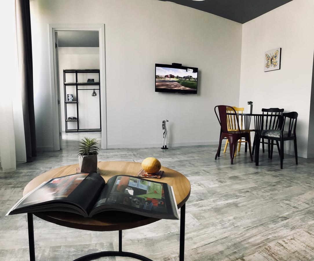 City Center Apartments By Happy Place Тбилиси Екстериор снимка