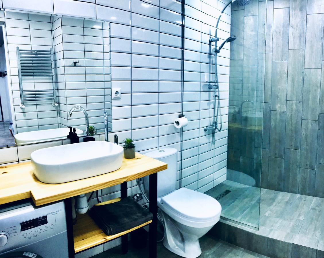 City Center Apartments By Happy Place Тбилиси Екстериор снимка