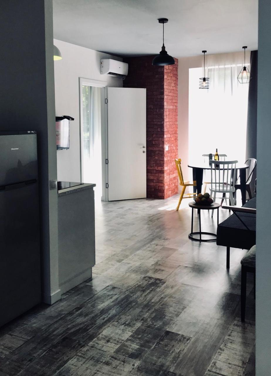 City Center Apartments By Happy Place Тбилиси Екстериор снимка