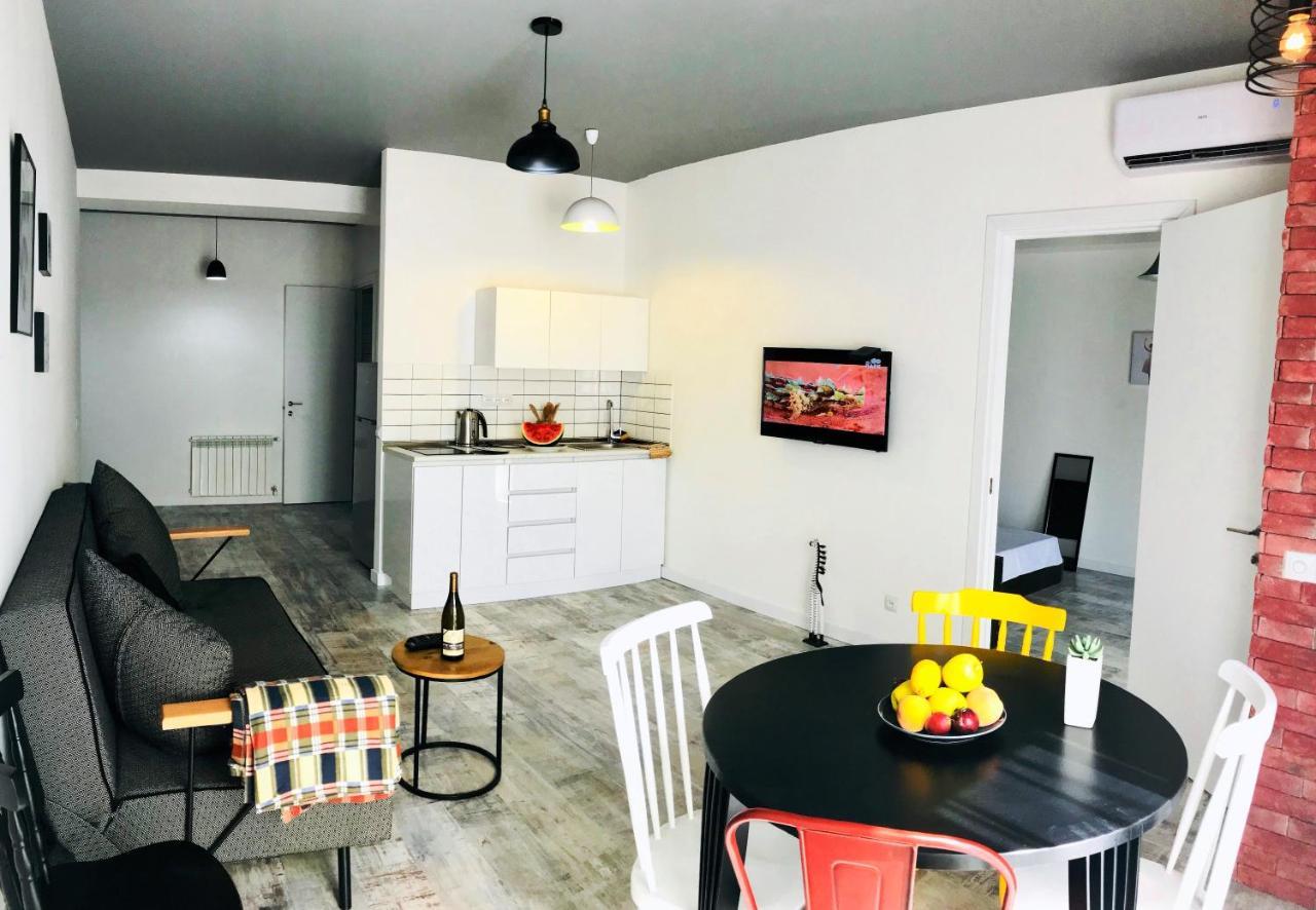 City Center Apartments By Happy Place Тбилиси Екстериор снимка