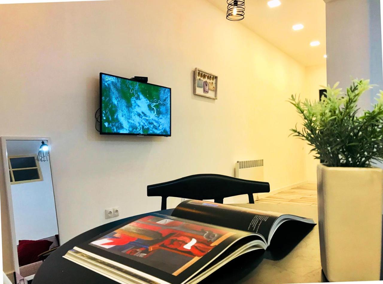 City Center Apartments By Happy Place Тбилиси Екстериор снимка