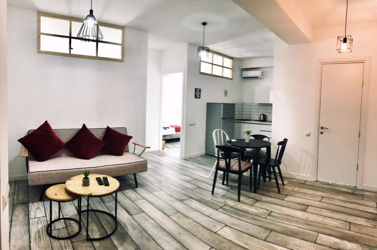 City Center Apartments By Happy Place Тбилиси Екстериор снимка